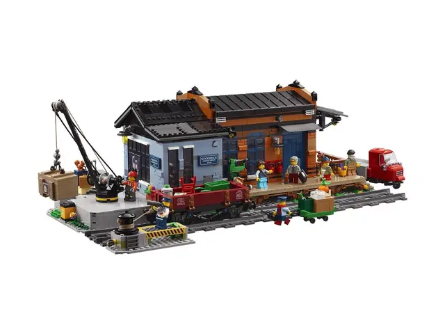 LEGO® BrickLink Designer Program: Woodbrick Freight Depot (910072-1)